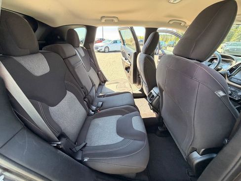 Used 2014 Jeep Cherokee Latitude AWD/4WD image 24
