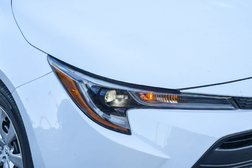 Used 2024 Toyota Corolla LE FWD image 4