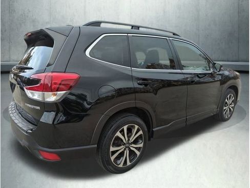 Used 2021 Subaru Forester Limited image 6