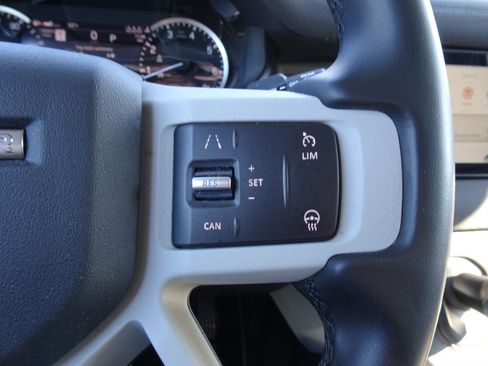 Certified 2023 Land Rover Defender 110 SE image 31