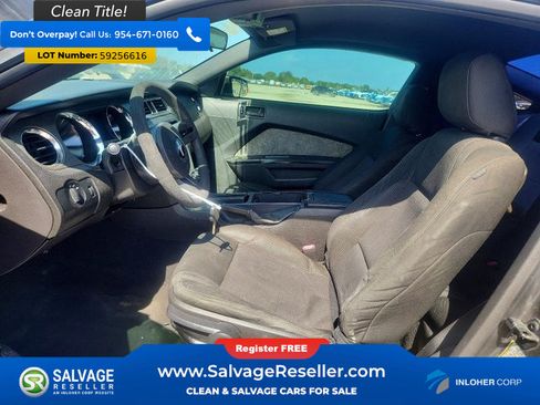 Used 2010 Ford Mustang Coupe RWD image 9