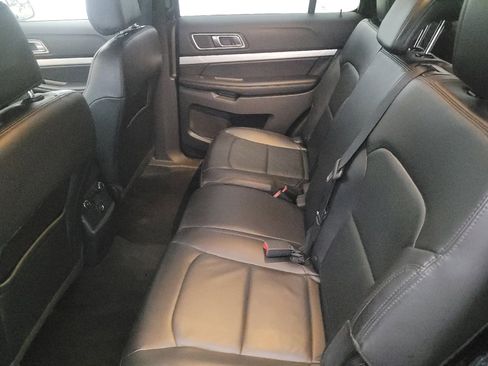 Used 2017 Ford Explorer XLT w/ Equipment Group 202A image 18