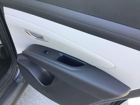 Certified 2025 Hyundai Tucson SE image 20