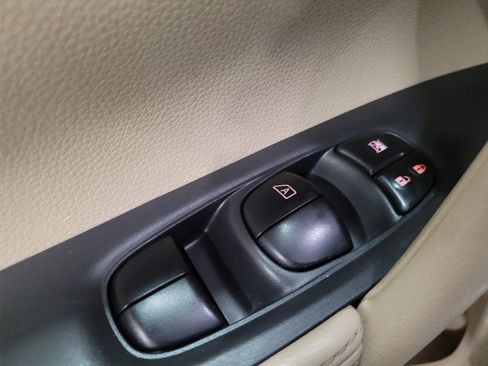 Used 2016 Nissan Rogue S AWD/4WD image 27
