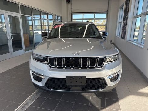 Used 2024 Jeep Grand Cherokee Limited 4xe image 2