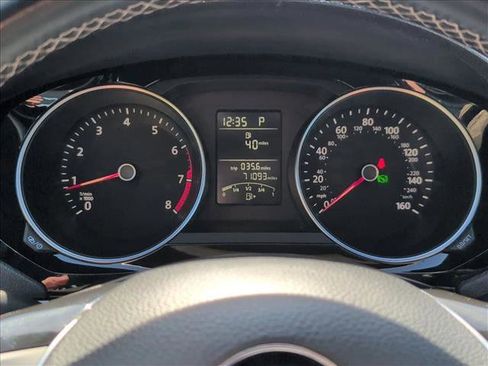 Used 2016 Volkswagen Jetta Sport image 8