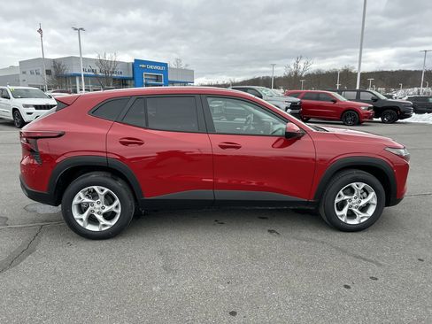 New 2026 Chevrolet Trax LS w/ LS Convenience Package FWD image 8