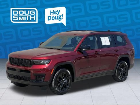 Used 2025 Jeep Grand Cherokee L Laredo AWD/4WD image 2