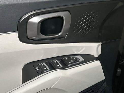 Certified 2025 Kia Sorento S w/ Panoramic Sunroof Package FWD image 22