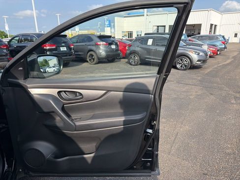 Used 2020 Nissan Rogue Sport S w/ Appearance Package image 28