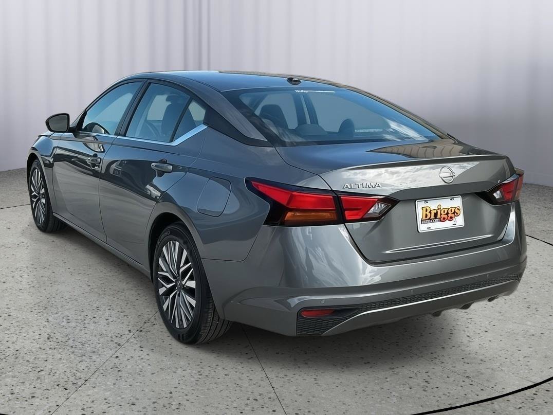 Used 2026 Nissan Altima 2.5 SV FWD image 3