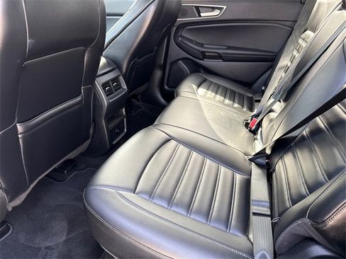Used 2024 Ford Edge SEL image 17