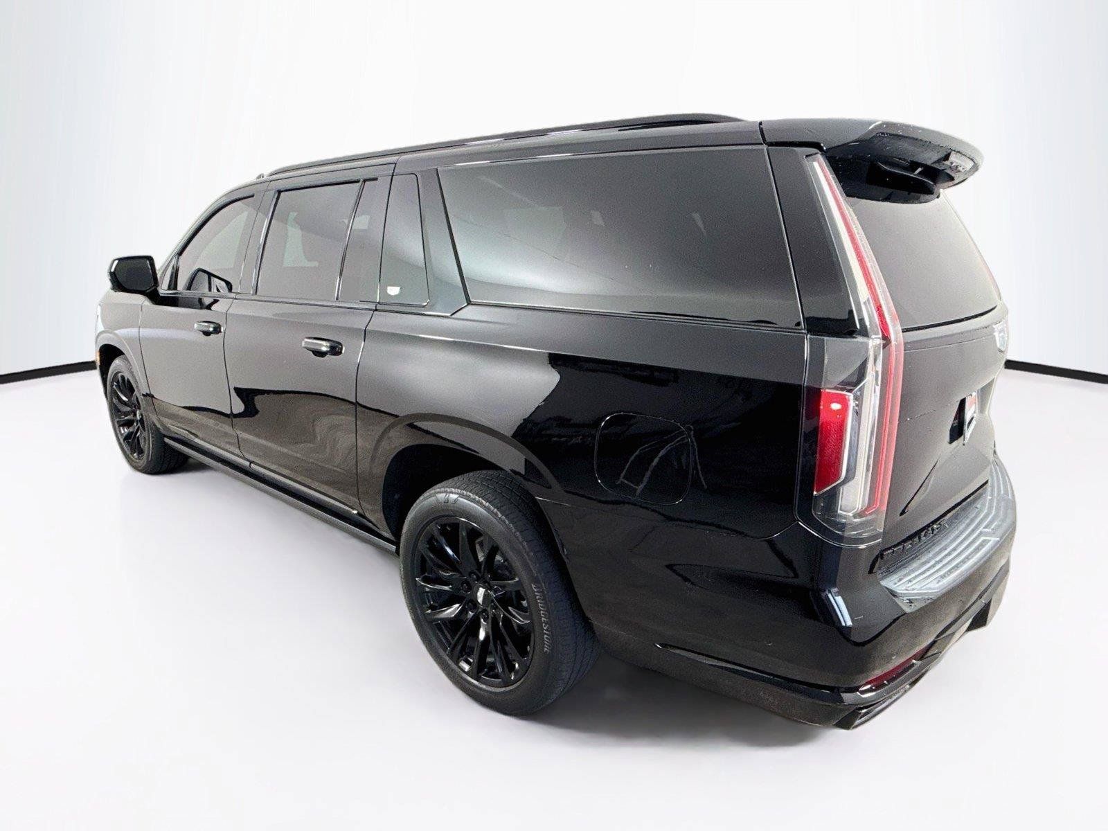 Used 2021 Cadillac Escalade ESV Sport w/ Driver Assist Tech Package AWD/4WD image 3
