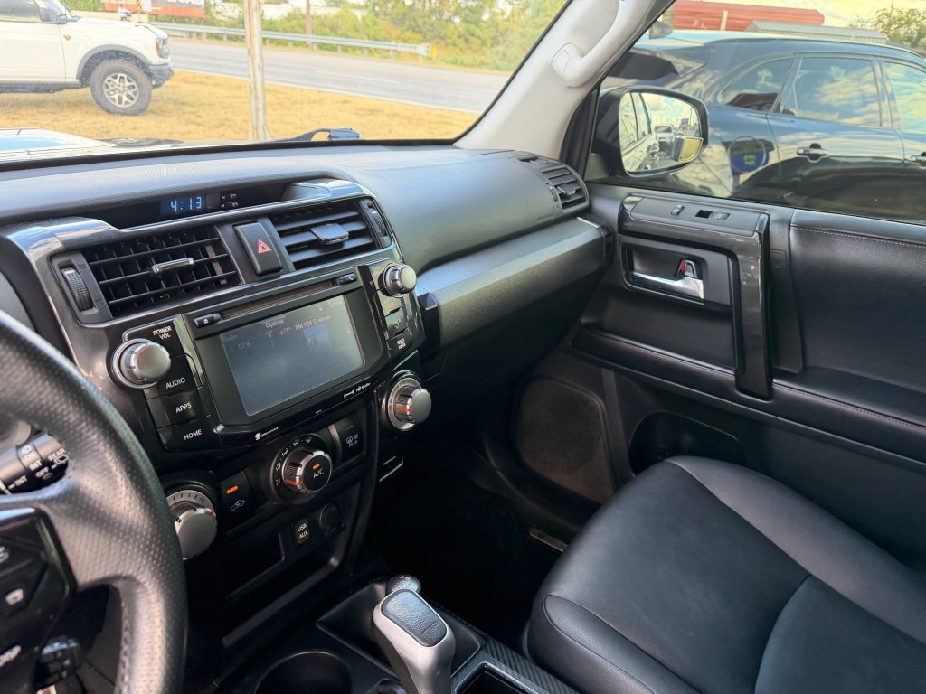 Used 2019 Toyota 4Runner TRD Off-Road Premium AWD/4WD image 13