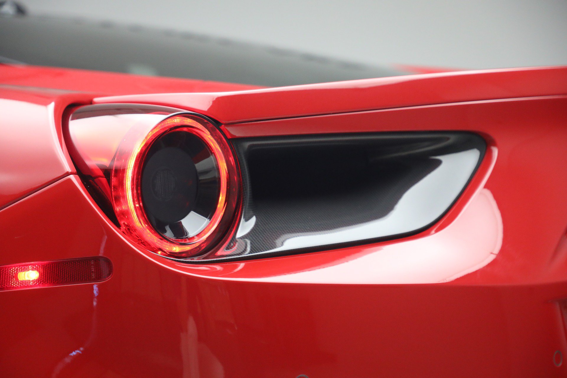 Certified 2018 Ferrari 488 GTB RWD image 23
