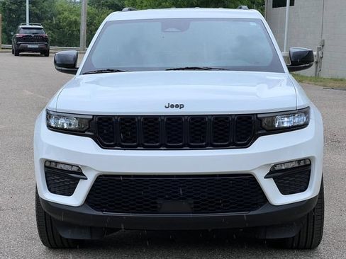 Used 2024 Jeep Grand Cherokee Limited w/ Black Appearance Package AWD/4WD image 42