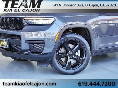 Used 2022 Jeep Grand Cherokee L Laredo image 3