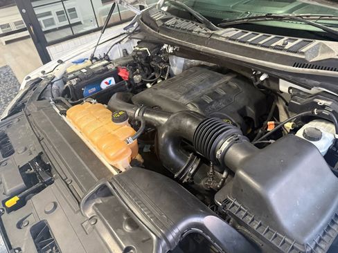 Used 2015 Ford F150 XLT w/ Equipment Group 302A Luxury image 11