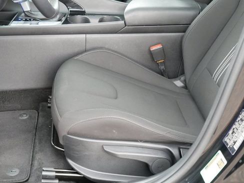 Used 2024 Hyundai Elantra SEL w/ Convenience Package FWD image 14