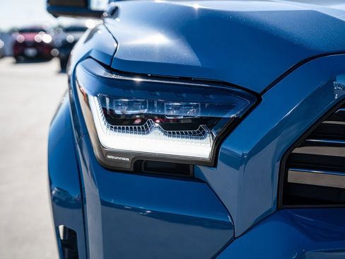 New 2025 Toyota 4Runner 4WD image 3