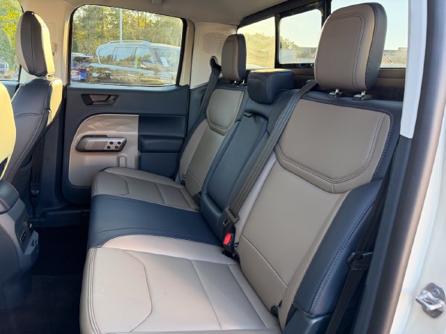 Used 2025 Ford Maverick Lariat AWD/4WD image 29