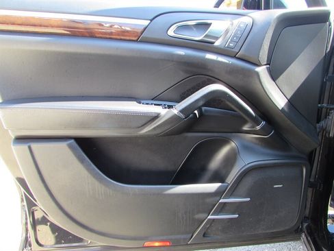 Used 2012 Porsche Cayenne Turbo AWD/4WD image 20