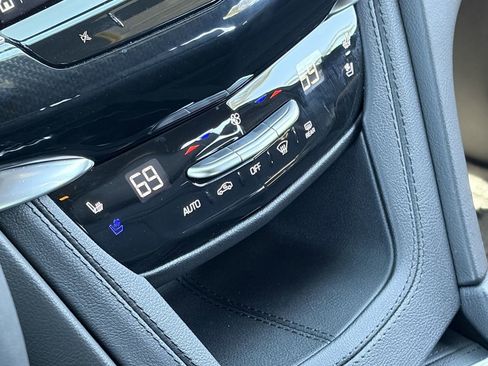 Certified 2025 Cadillac XT6 Sport w/ Technology Package image 32