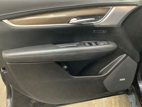 Used 2022 Cadillac XT5 Sportv w/ Platinum Package AWD/4WD image 11