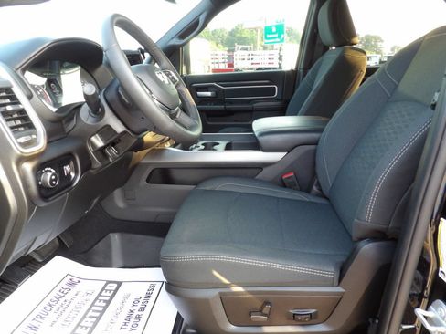 Used 2025 RAM 2500 Big Horn RWD image 17