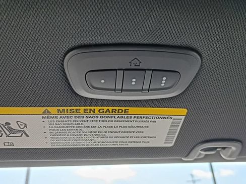 Used 2026 Chrysler Pacifica Select FWD image 26