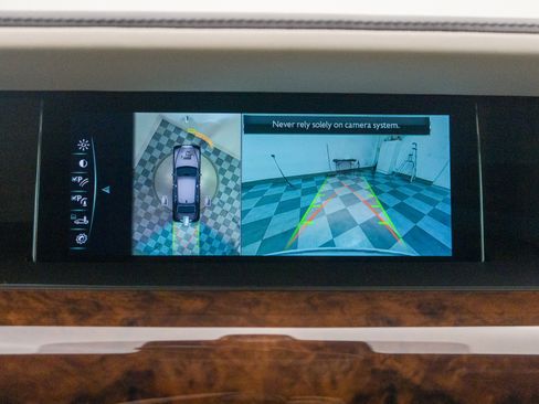 Used 2023 Rolls-Royce Phantom Sedan image 41