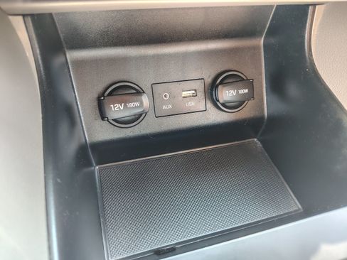 Used 2020 Hyundai Elantra SE FWD image 28