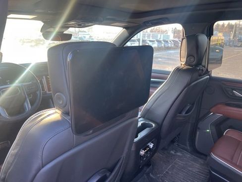 Used 2024 GMC Yukon XL Denali Ultimate image 18
