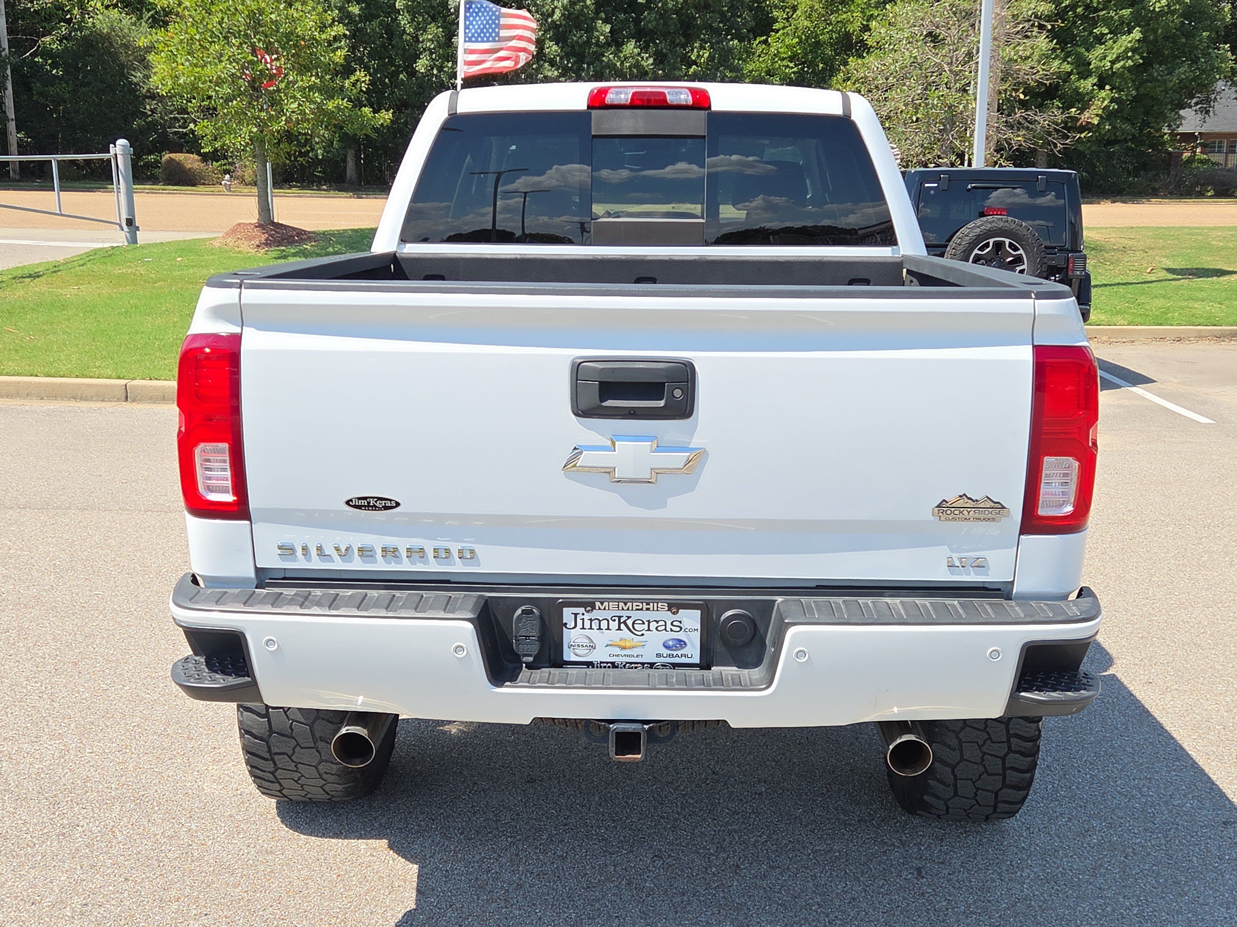 Used 2017 Chevrolet Silverado 1500 LTZ Z71 w/ LTZ Plus Package AWD/4WD image 4