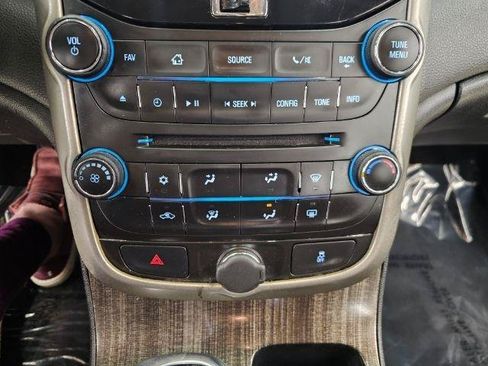 Used 2015 Chevrolet Malibu LT FWD image 27