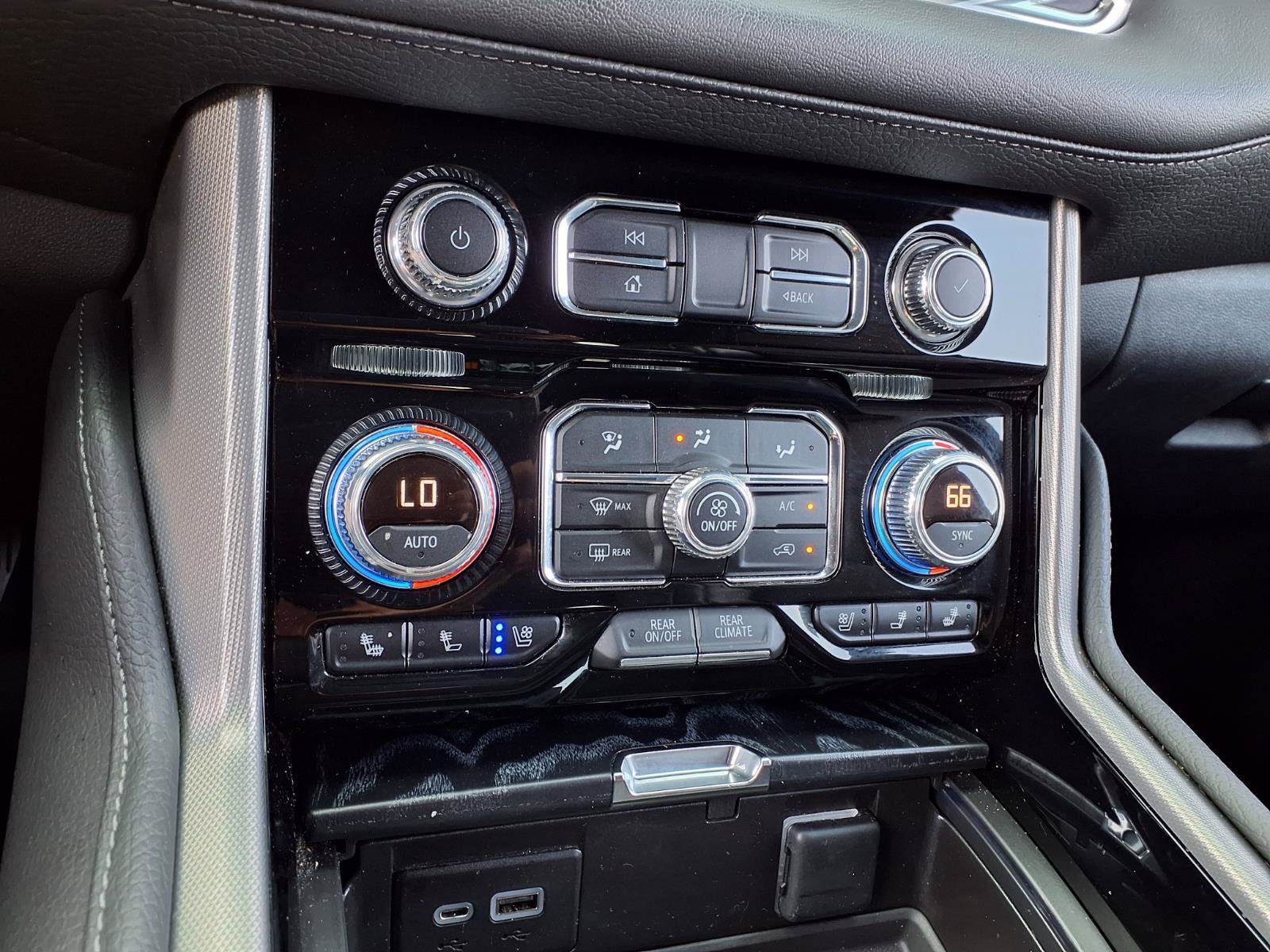 Used 2022 GMC Yukon Denali AWD/4WD image 9