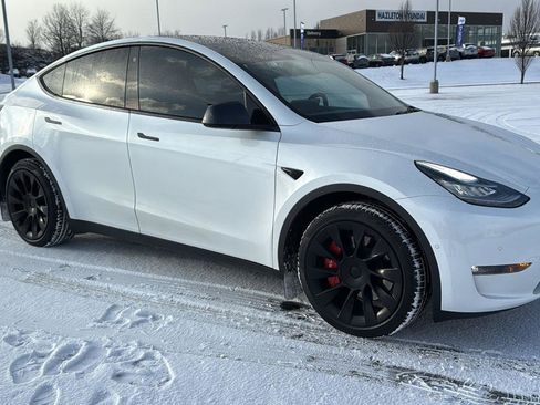 Used 2021 Tesla Model Y Long Range image 2