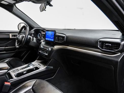 Used 2020 Ford Explorer XLT w/ Equipment Group 202A image 10