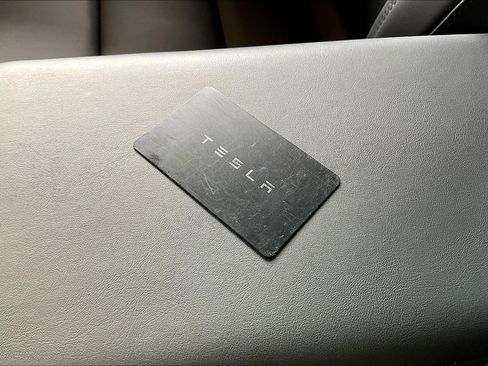 Used 2023 Tesla Model Y Long Range image 32