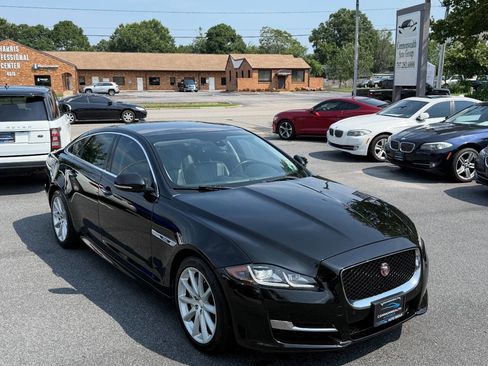 Used 2016 Jaguar XJ R-Sport image 1