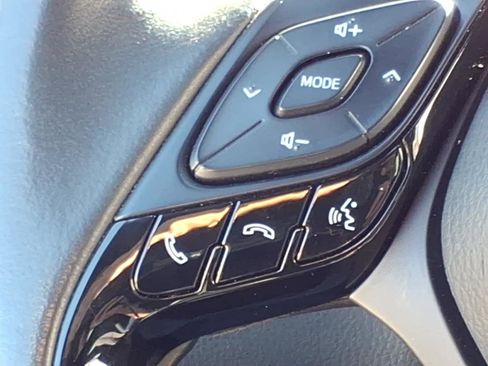 Used 2022 Toyota C-HR XLE image 16