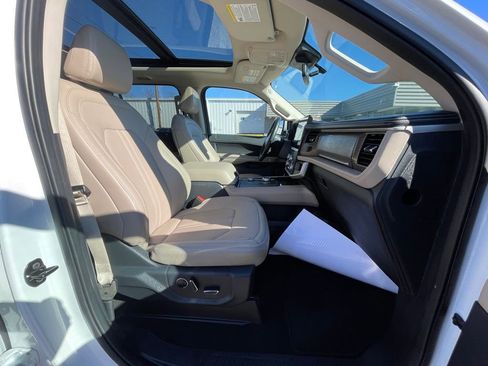 Used 2024 Ford Expedition Max Limited image 28