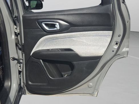 Certified 2024 Jeep Compass Latitude image 27