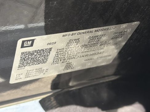 Certified 2019 Cadillac Escalade Luxury w/ LPO, Escalade Noir Package RWD image 37