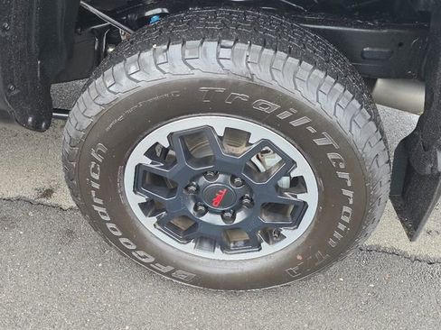 Used 2024 Toyota Tacoma TRD Off-Road image 21