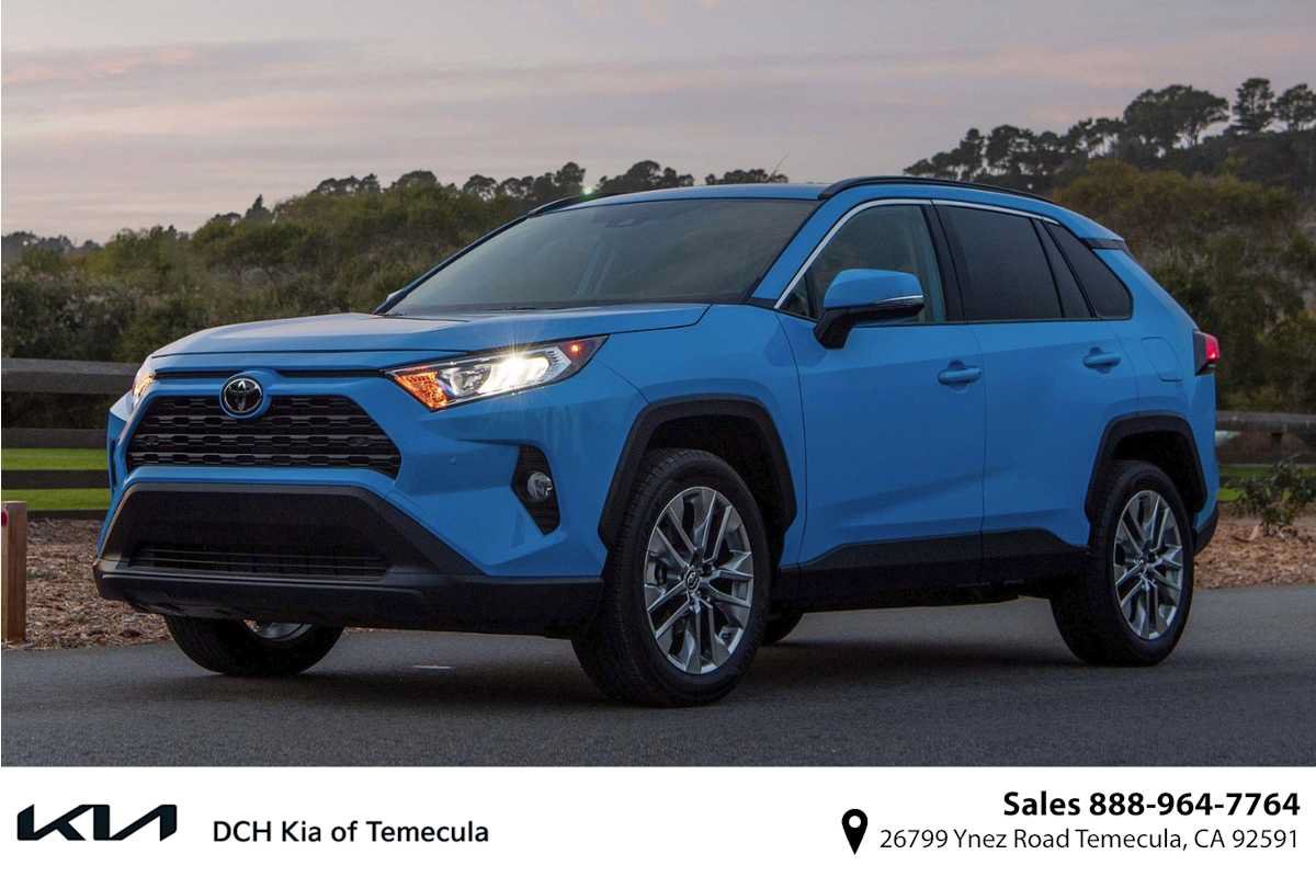 Used 2021 Toyota RAV4 LE FWD image 1