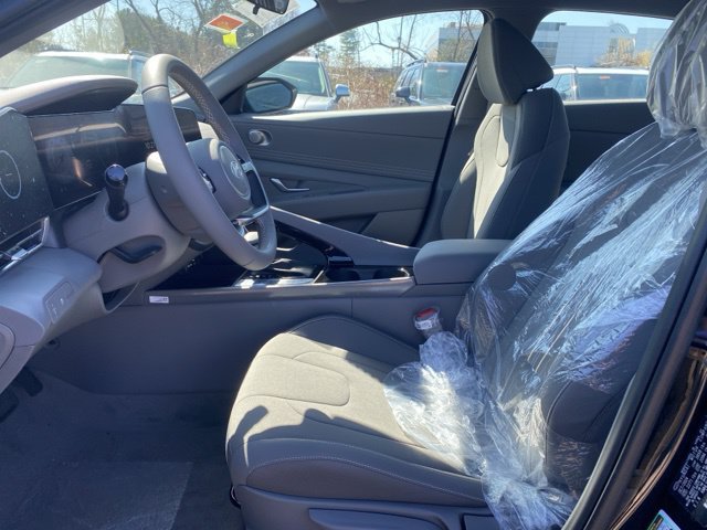 Used 2025 Hyundai Elantra SEL FWD image 11