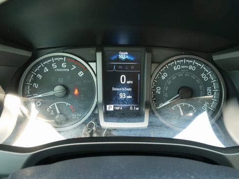 Used 2022 Toyota Tacoma TRD Sport image 22