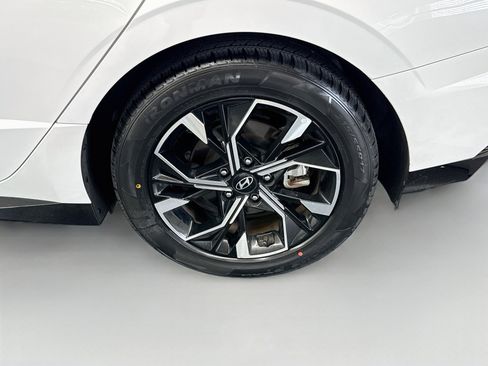 Used 2025 Hyundai Sonata SEL FWD image 11
