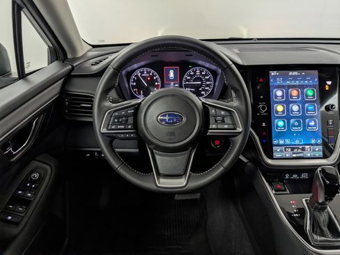 Used 2025 Subaru Outback Premium image 9